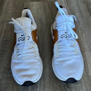 Nike Women's Air Max Bella TR 5 Shoes Size 7.5